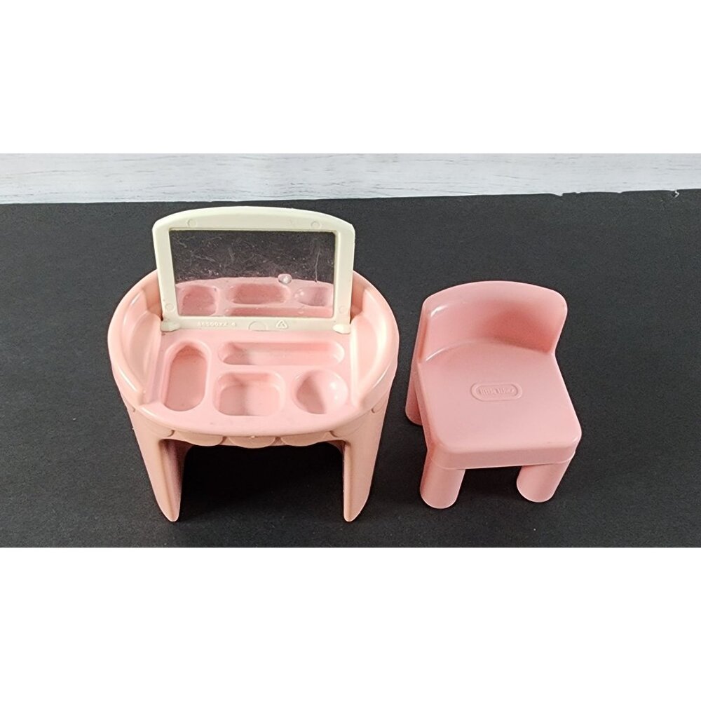 VINTAGE LITTLE TIKES PINK VANITY AND CHAIR DOLLHOUSE SIZE FURNITURE GIRLS ROOM - Picture 4 of 7
